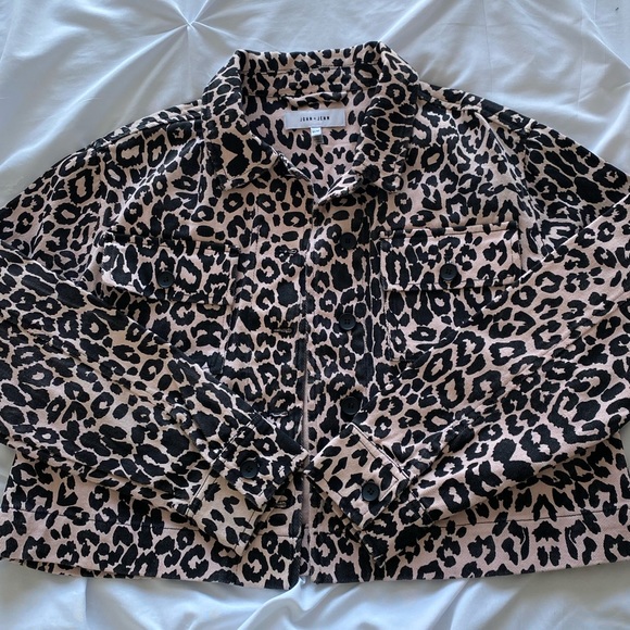 John + Jenn Pink Leopard Cropped Jacket - Picture 4 of 5